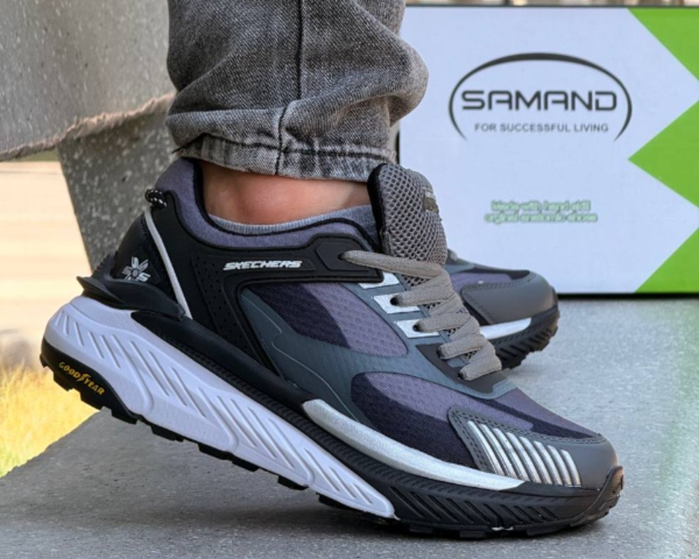  Skechers Monster 